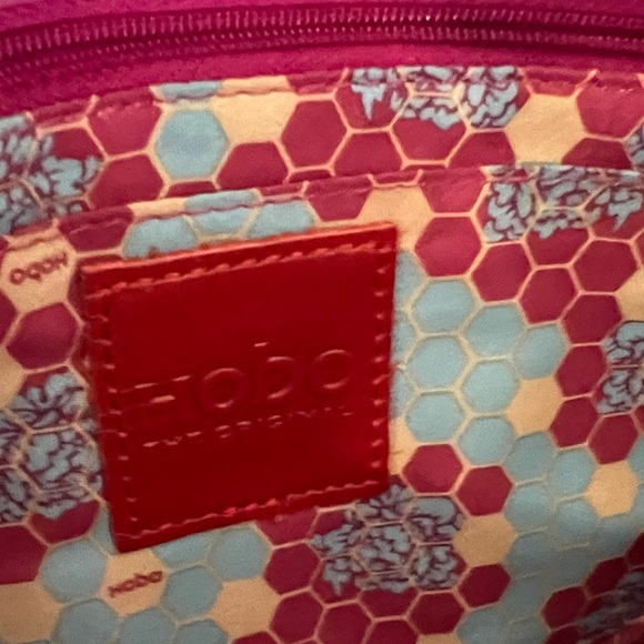 HOBO Orange Leather Crossbody Bag w detailed liner - Picture 4 of 7